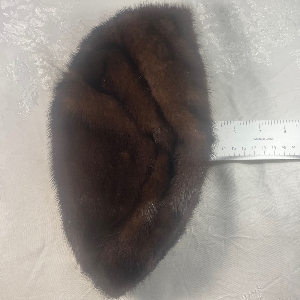 VINTAGE Brown Fur Women's Hat Maybe Mink. No Tags. I small flaw in lining Beret - Picture 7 of 8